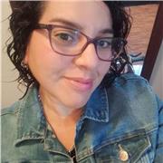 Profesora licenciada en educación de idiomas con más de 15 años de experiencia tanto de manera presencial como en línea